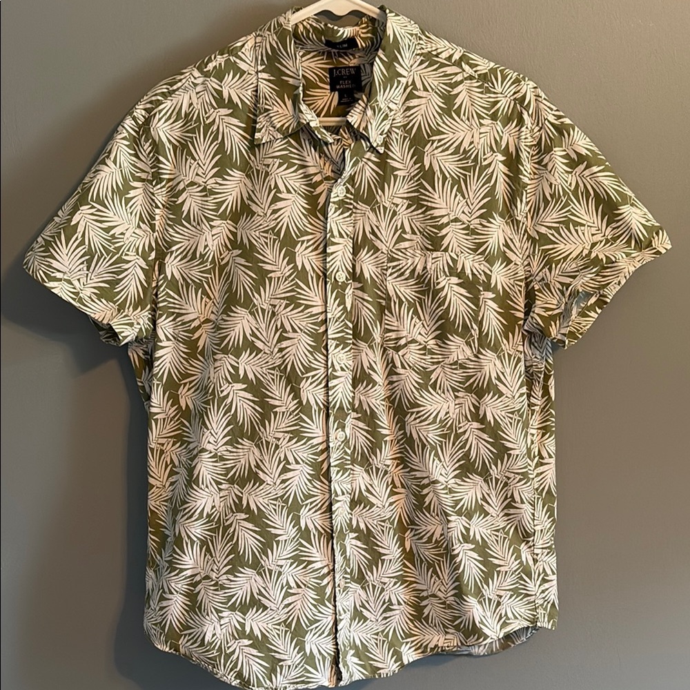 J. Crew Green and White Hawaiian Button Down Shirt